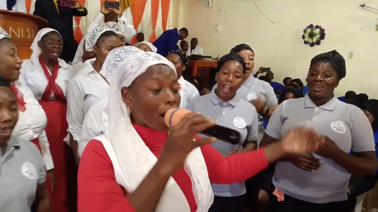Grup dame la promes kap beni nanm nou legliz pentecostal Jehová nisi APÔTRE Duvalier valcin 