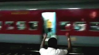 インドで機関車なしの列車が逆走　乗客の恐怖