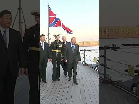 #putin #lider #presidente #rusia The presidents of. China and Russia board a ship to sign.