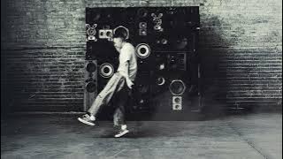 Unroyal - BANG (Official Visualizer) 