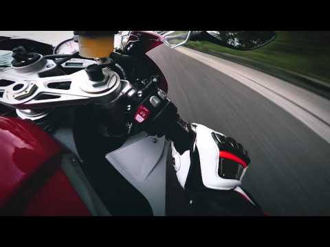 Maxwrist - Riding the BMW S1000RR to the limit