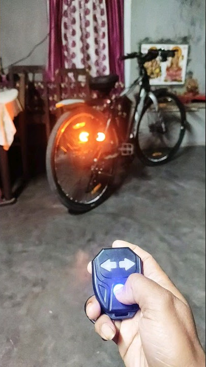 Bicycle rear indicator#tranding #electriccycle #ninetyonecycles #bicyclegadgets #cyclelight #cycle