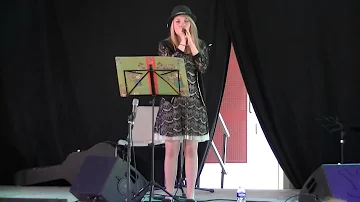 Clémence Debras chante Poupée de cire Poupée de son de France Gall