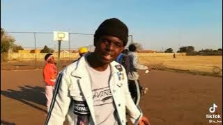 ke Le tshwaretse keletso langa 🙋