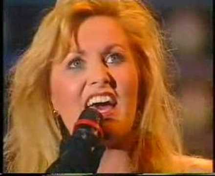 (Eurosong 1996) - Maura Donaghy - "Worlds Apart"