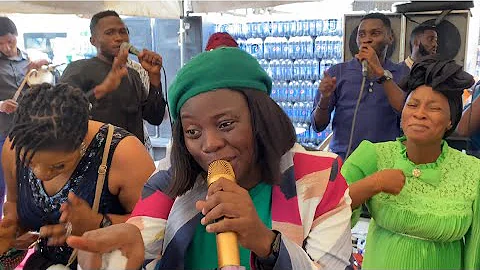 ADEYINKA ALASEYORI SPONTANEOUS PRAISE MINISTRATION AT MICHDAV MID YEAR PRAISE CONCERT