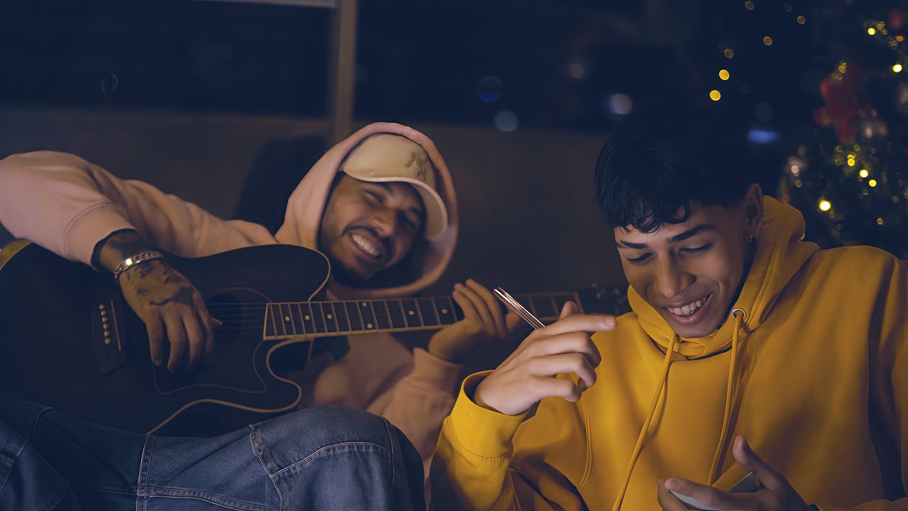 Guarda Whiite - Brindo (Visualizer) su YouTube Guarda Whiite - Brindo (Visualizer) su YouTube