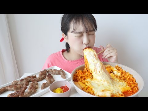 오랜만에 까르보불닭에 치즈 듬뿍💖치즈가 난지 내가 치즌지 모르게하라🤤(<strong>feat</strong>. 용가리 떡갈비) REALSOUND MUKBANG | carbo <strong>fire</strong> noodles :D