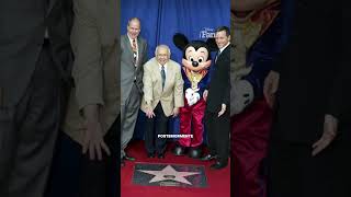 Mickey Mouse y su Estrella en el Paseo de la Fama #shorts #viral #disney #fyp #trending