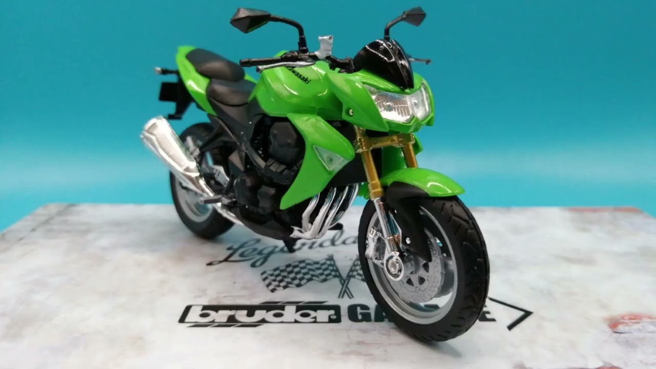 Kawasaki Z1000 model 2007 made by Welly in scale 1:18 diecast