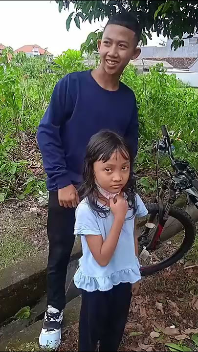 Jumpa idolanya anak anak. Sedang apa ya kak Saputra, kak Arik dirumah sapi tempat Navya Bihan main?