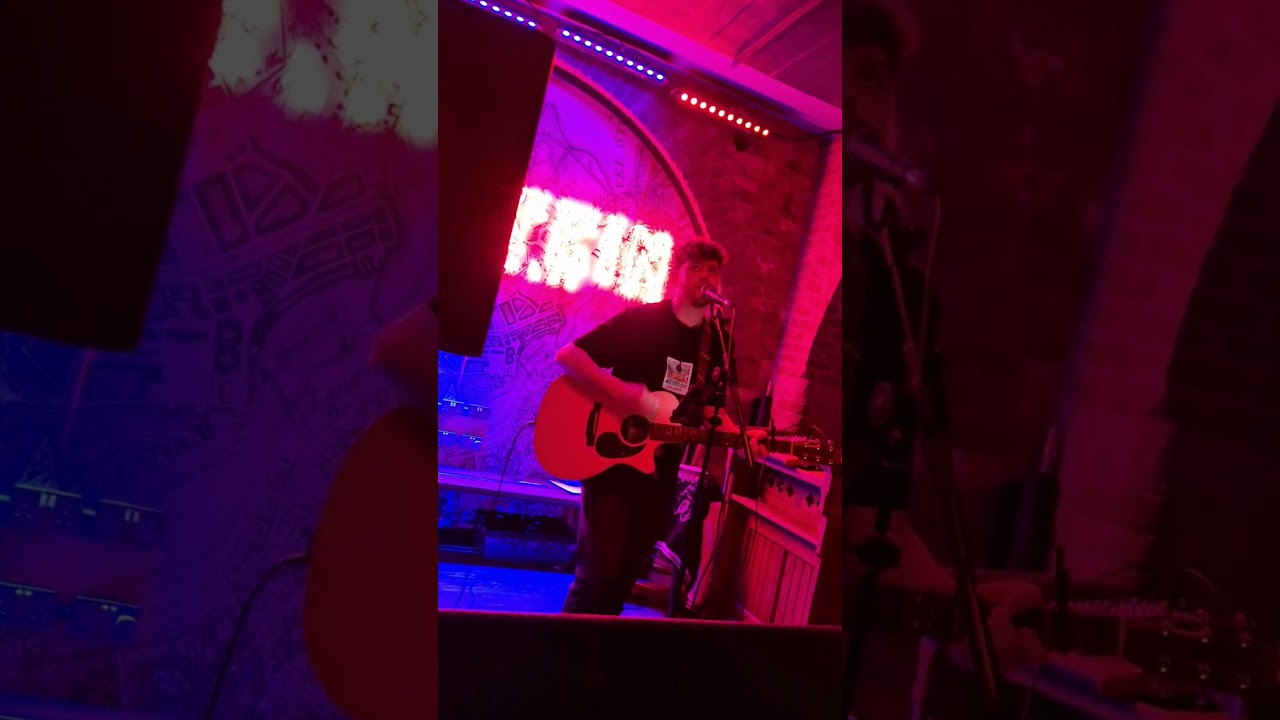 Liverpool Einstein Bar, live music act. 