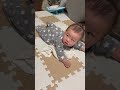 よそ見しててもジョイントマットの音が好き🤣❤️ I like making sounds with my hands😍 #shorts #baby #赤ちゃん #生後6ヶ月