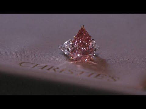 شاهد فورتشن بينك ماسة وردية عملاقة للبيع في مزاد بجنيف 