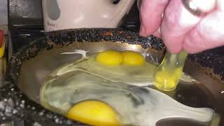 Как приготовить яичницу в домашних условиях