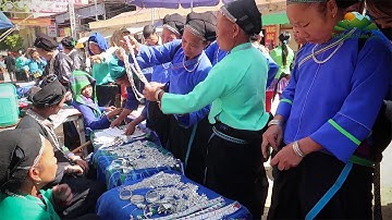 Mộc mạc chợ phiên Xín Mần - Hà Giang bán nhiều đồ lạ | Tôi Người Vùng Cao