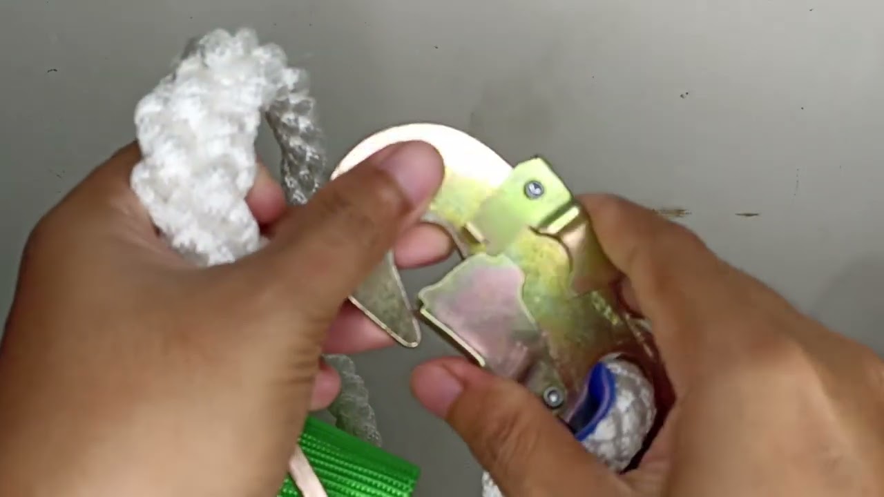Sabuk Pengaman saat Splicing diatas Tangga