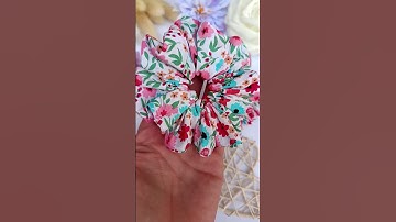 Flower Set Scrunchie with Matching Keychain #keyfobwristlet #scrunchie #keychain #handmade #flowers