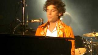 Mika In Brussels - Stuck In The Middle