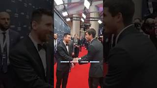 El Nerviosismo De Al Querer Conocer A El Saludo Medido Con Él En Los