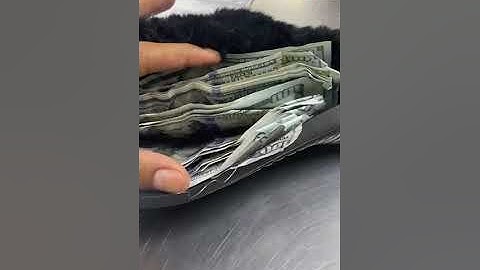 الجمارك تحبط محاولة تهريب 3 آلاف دولار داخل شبشب فى طرد قادم من المغرب