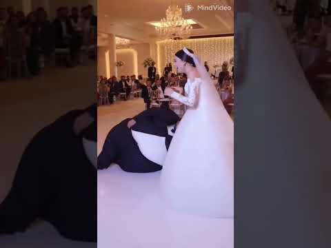 الحق علي مين هيك 