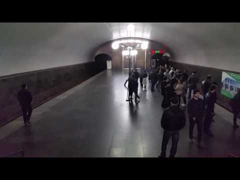 Уличный музыкант в Тбилисском метро. Samir Savchuk. ნათელში ამყოფოს მისი სული უფალმა.