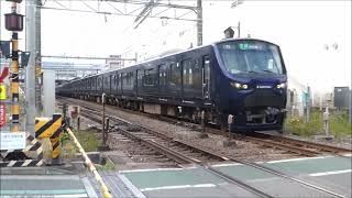 瀬谷駅を発車する相模鉄道12000系新宿行き（2022/11/29）