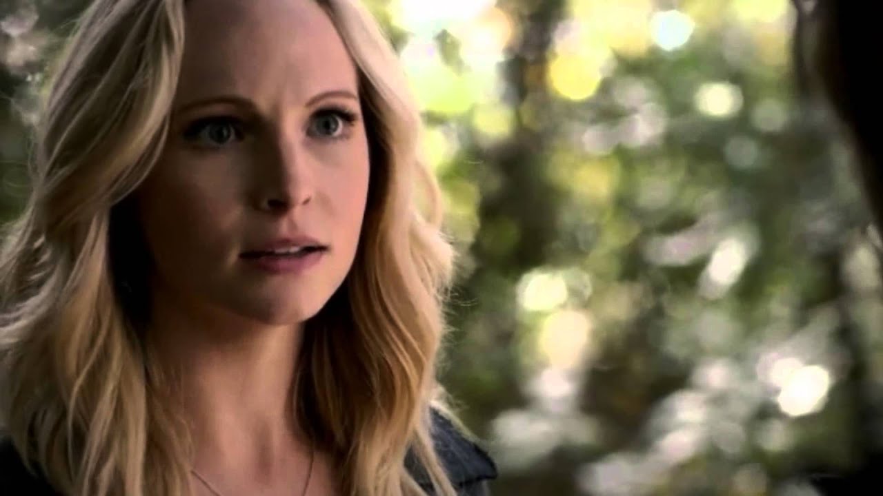 KLAUS & CAROLINE - PRIMEIRO BEIJO #klaroline #klausmikaelson #caroline