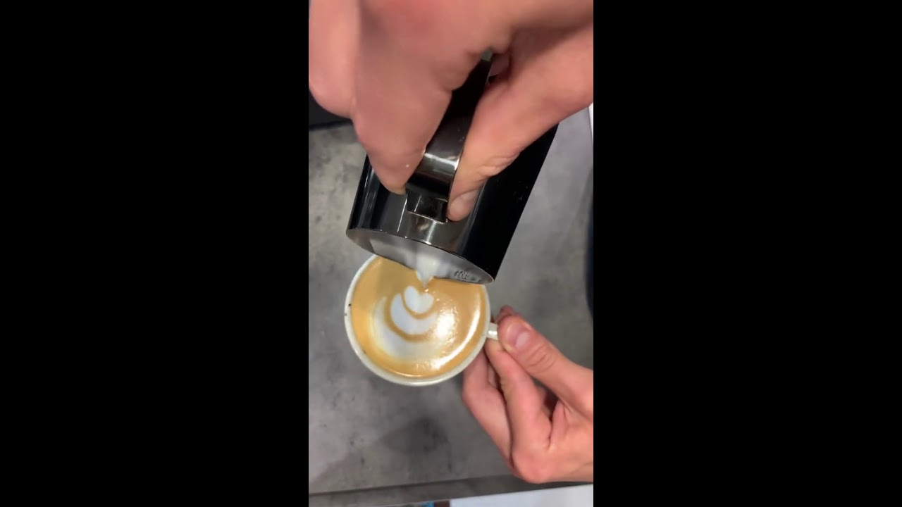 Latte Art Tulipán