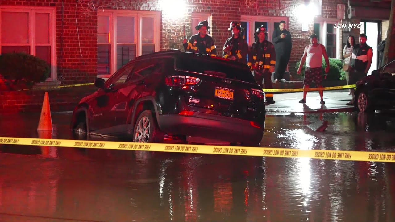 Water Main Break & Sinkhole / Bath Beach Brooklyn NYC 9.9.24 - YouTube