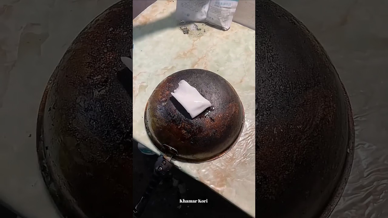 This Chinese man is cleaning old dishes 😱