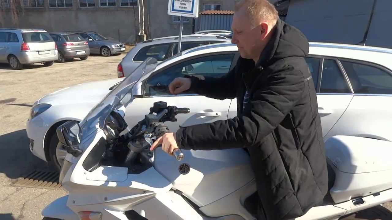 Jedziemy z Waldemarem po motocykl FJR1300 . Ciekawe czy coś wybierzemy... ;)