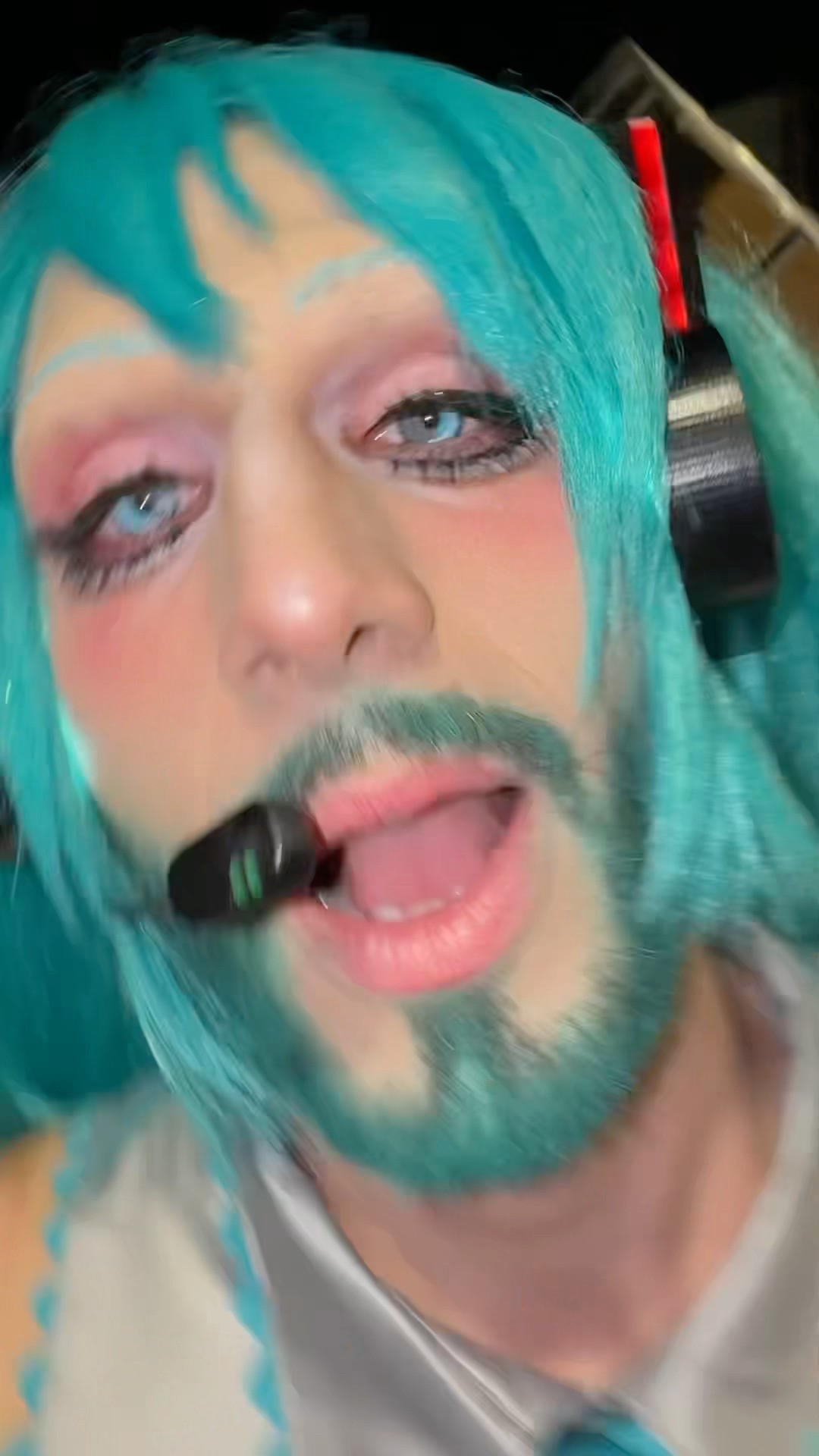 GREATEST MIKU COSPLAY EVER?