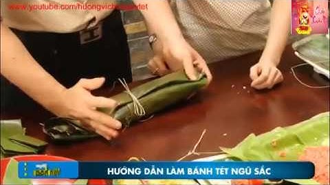 Làm bánh tét ngũ sắc cho ngày tết