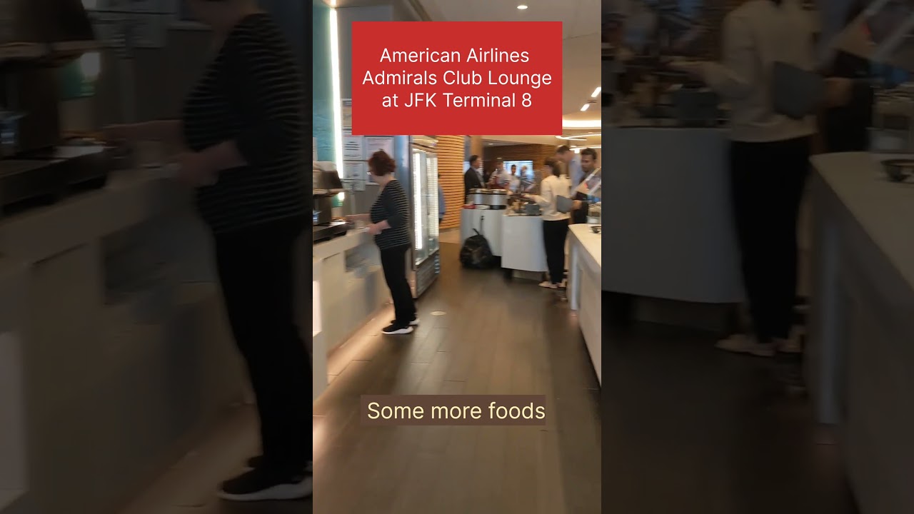 American Airlines Admirals Club lounge amenities 