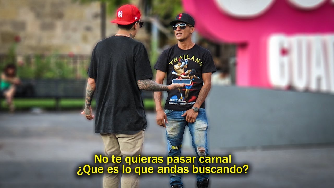 CRITICAND0 DESCONOCIDOS en la CALLE 8 (BROMA)