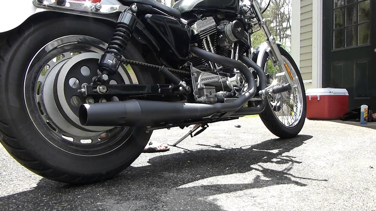 The way a Sportster 1200 exhaust should sound - YouTube