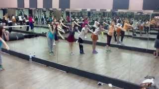 Pergi ke bulan - Cherrybelle