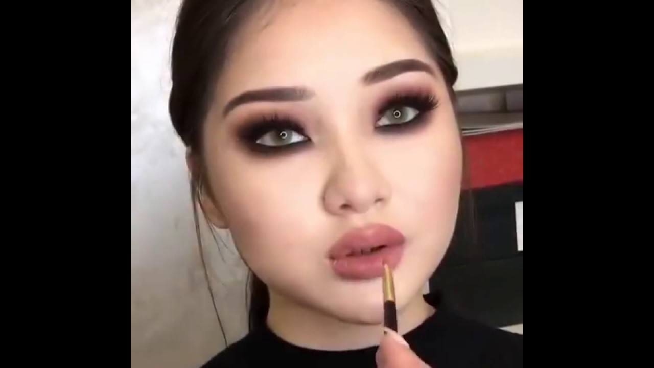 Awesome Makeup Transformation By WazhmulyaMetDaan Creative Video