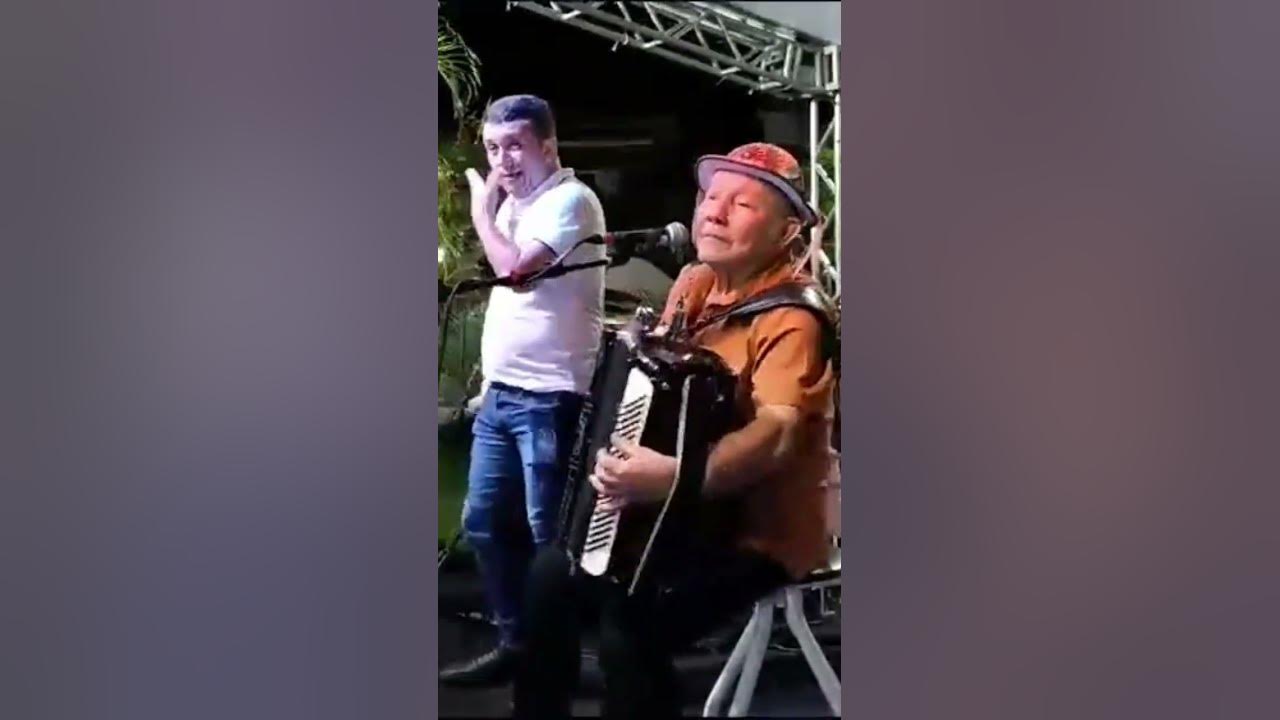João Bandeira ao vivo! me abrace e me aperte.