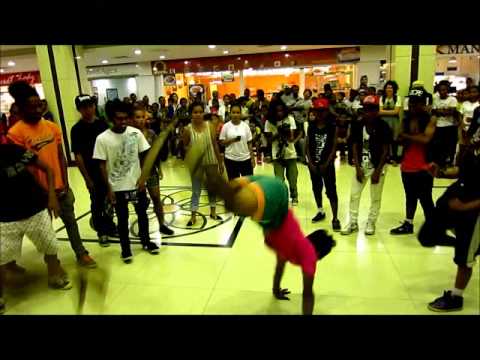 Arte Publiku Hip Hop Flash Mob at Timor Plaza Centre Court YouTube Arte Publiku Hip Hop Flash Mob at Timor Plaza Centre Court YouTube