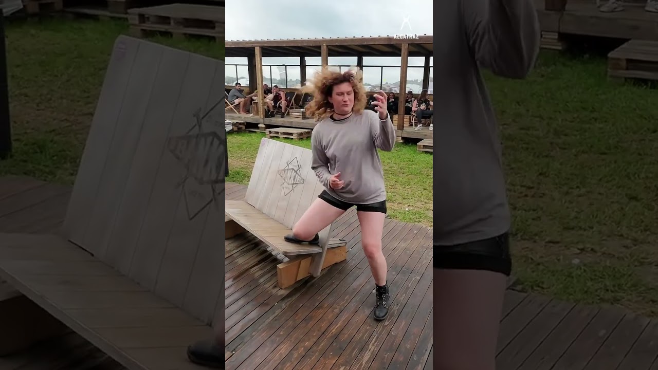 Camping Graveyard Alcatraz 2024: Air guitar battle