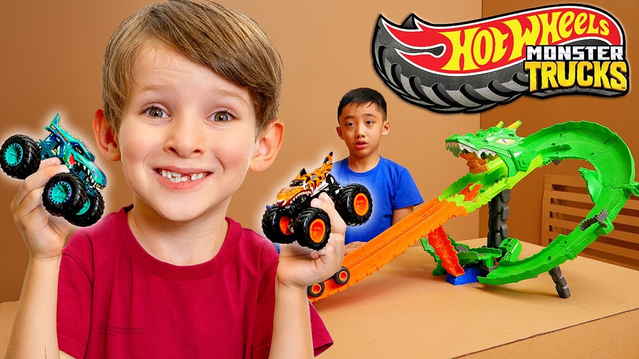 Hot Wheels Monster Trucks | Sharks vs Dinos: Big Dragon Challenge!