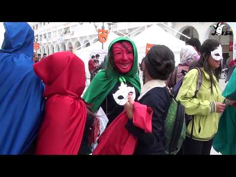 الشارع يعيش مسرح