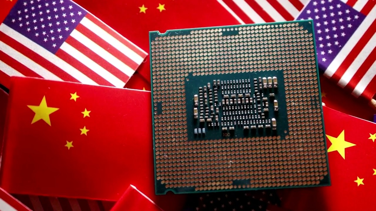 China bans officials from using iPhones: WSJ