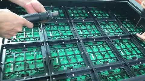 P6 outdoor led screen in assembly process