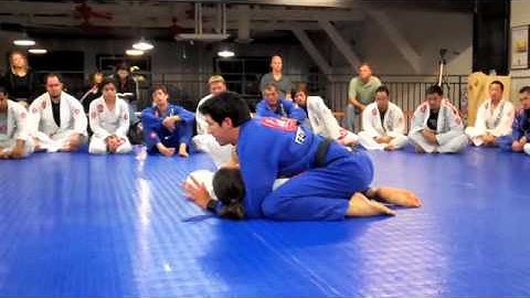 Kayron Gracie Teaching - Side Mount Lapel Choke