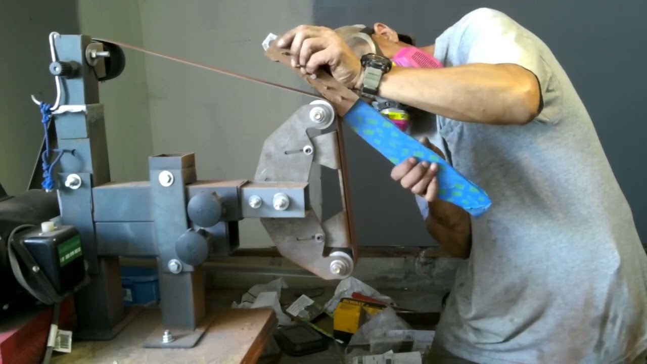 Crafting the Flg 1 matchete with Gusto'vos and Mr.H