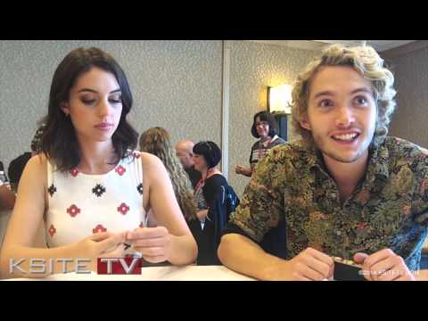 Video: Toby Regbo xalis sərvəti: Wiki, Evli, Ailə, Toy, Maaş, Qardaşlar